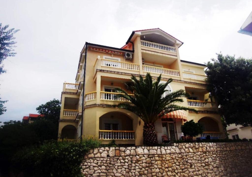 Photo of Buildings in Lopar