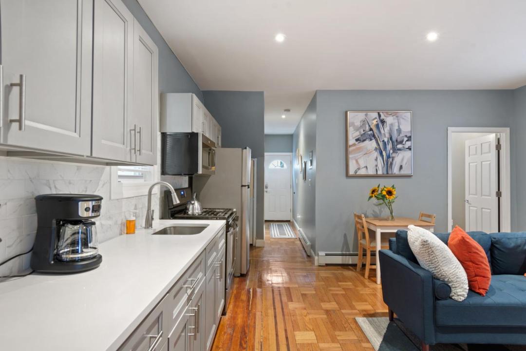 Photo of Livingroom in Pelham Bay