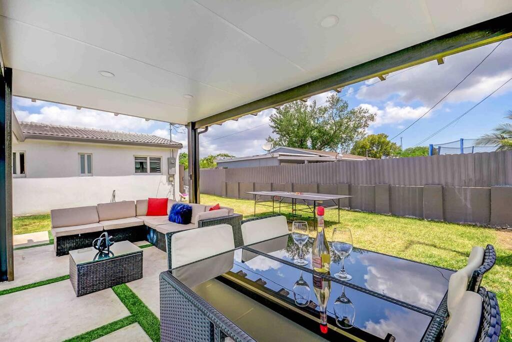 Photo of Patio Balcony in Coral Terrace