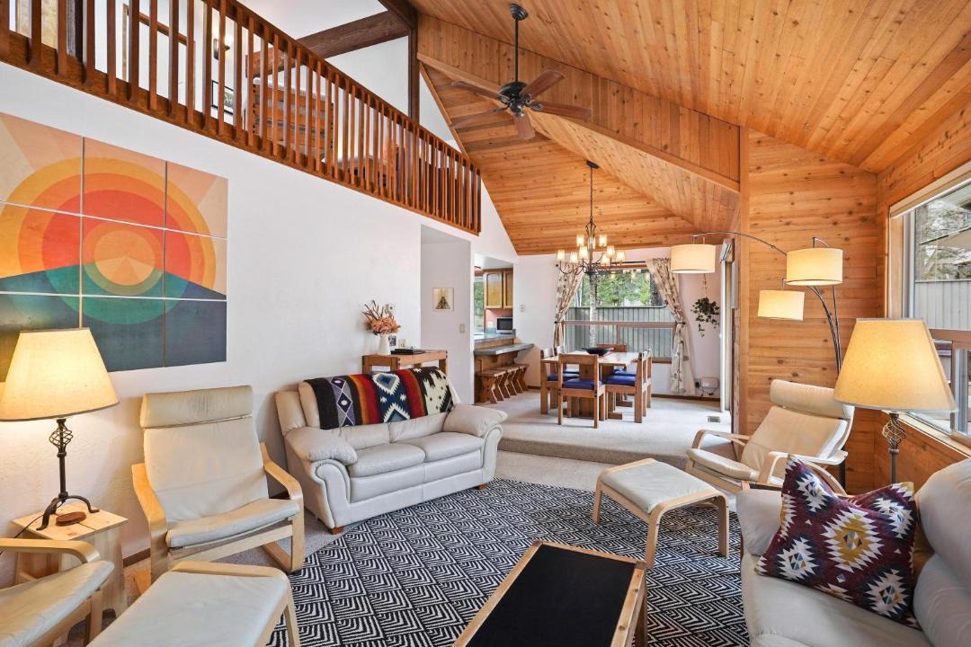 Photo of Livingroom in Sunriver