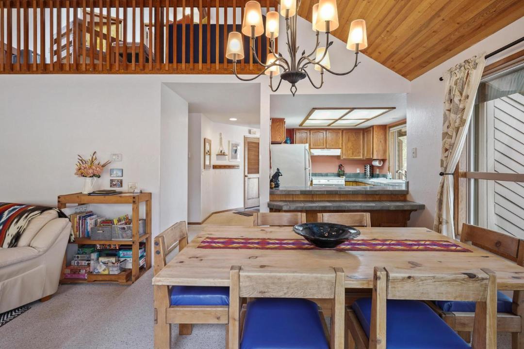 Photo of Livingroom in Sunriver