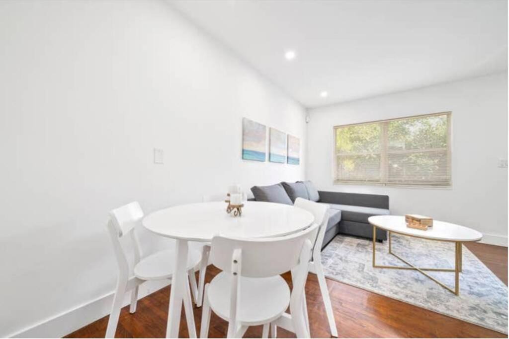 Photo of Livingroom in South Pointe