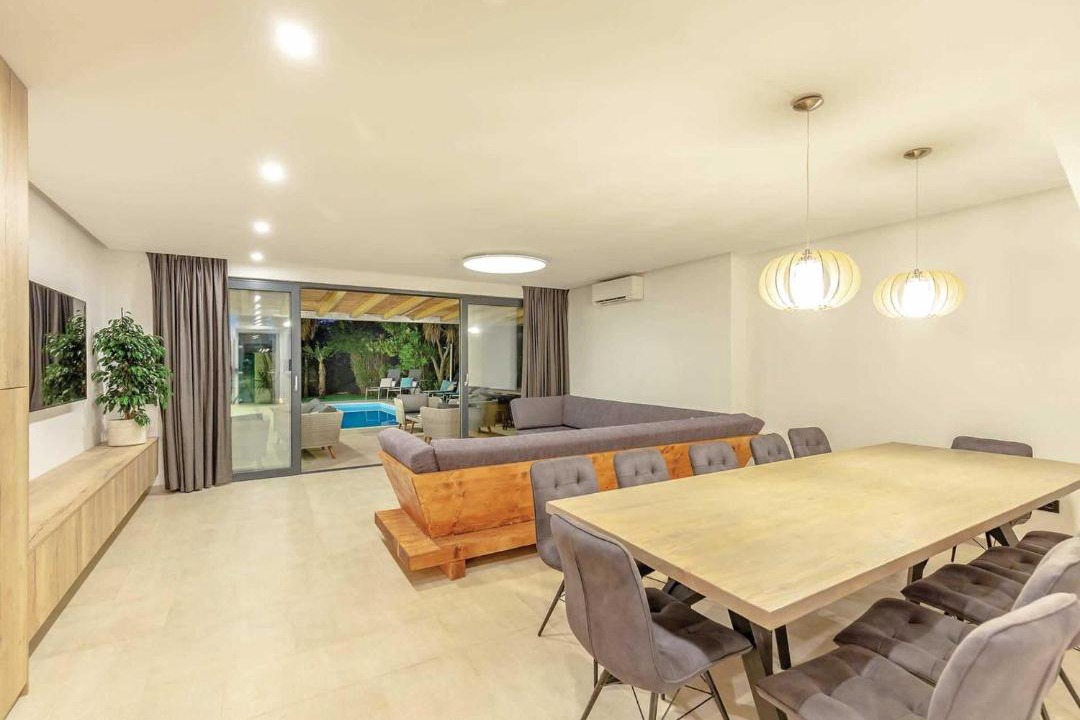 Photo of Livingroom in Pile