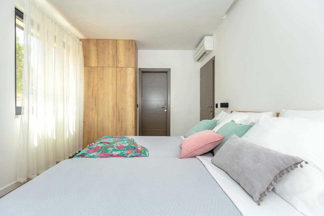 Photo of Bedroom in Pile