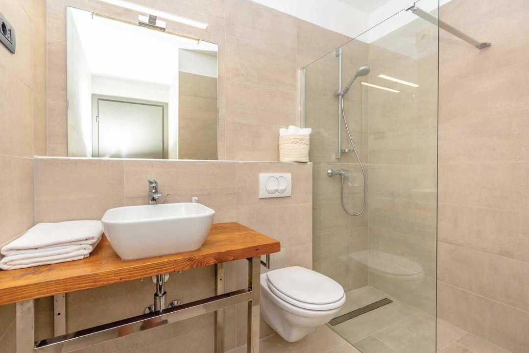 Photo of Bathroom in Pile