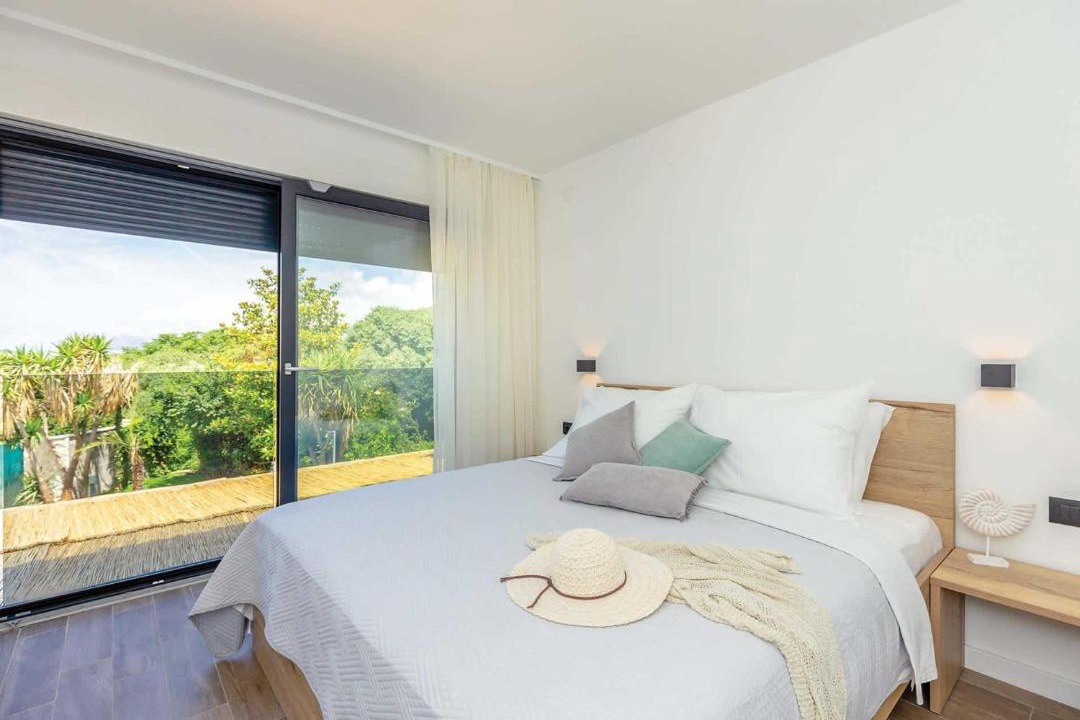Photo of Bedroom in Pile