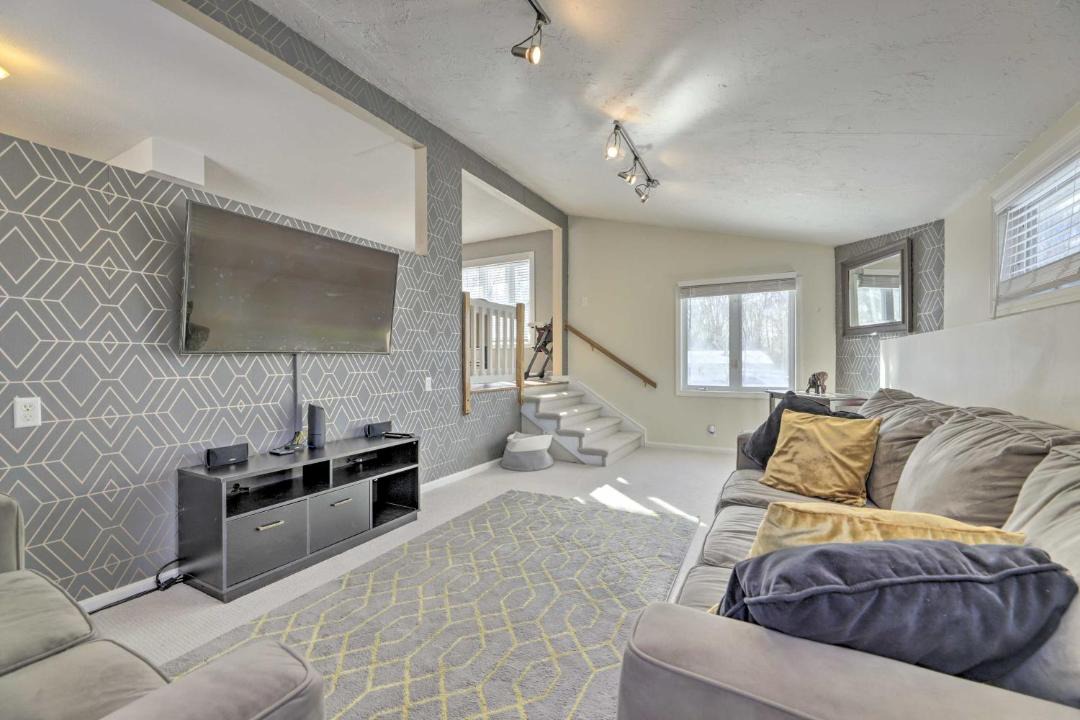 Photo of Livingroom in Indian Hill