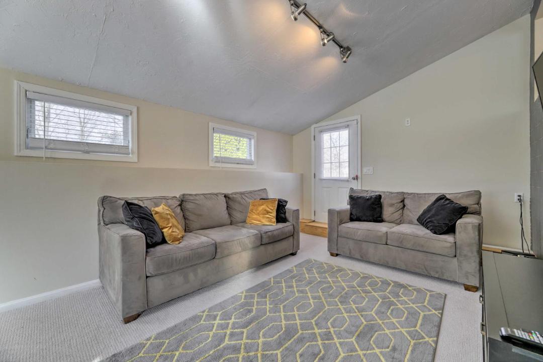 Photo of Livingroom in Indian Hill
