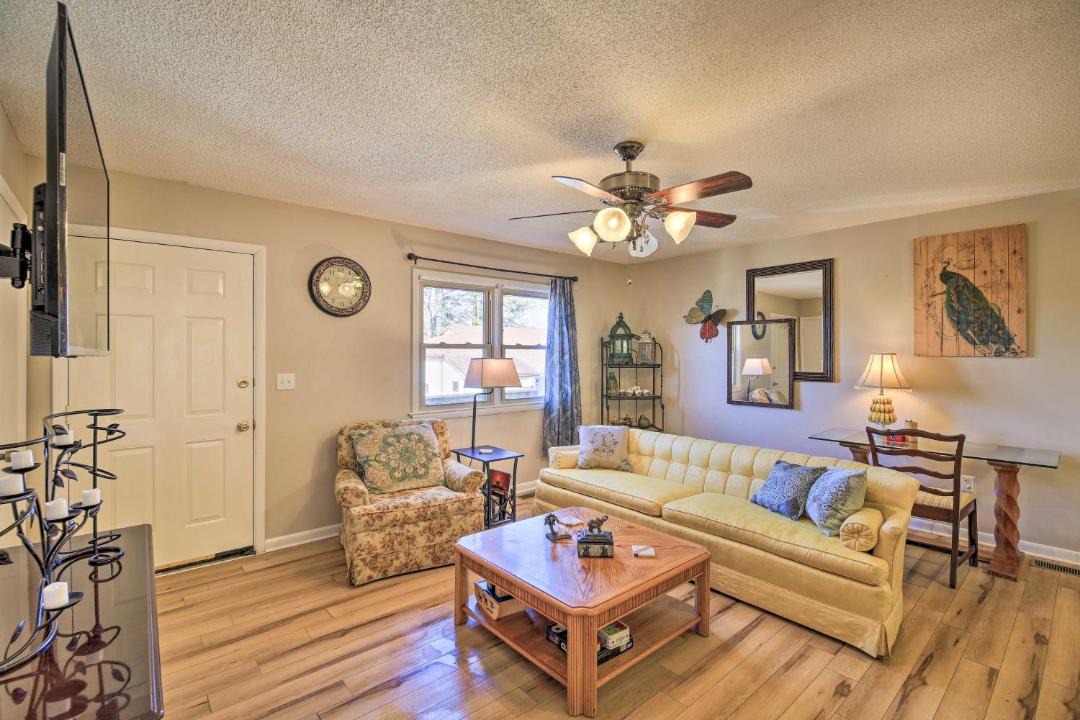 Photo of Livingroom in Meadowview