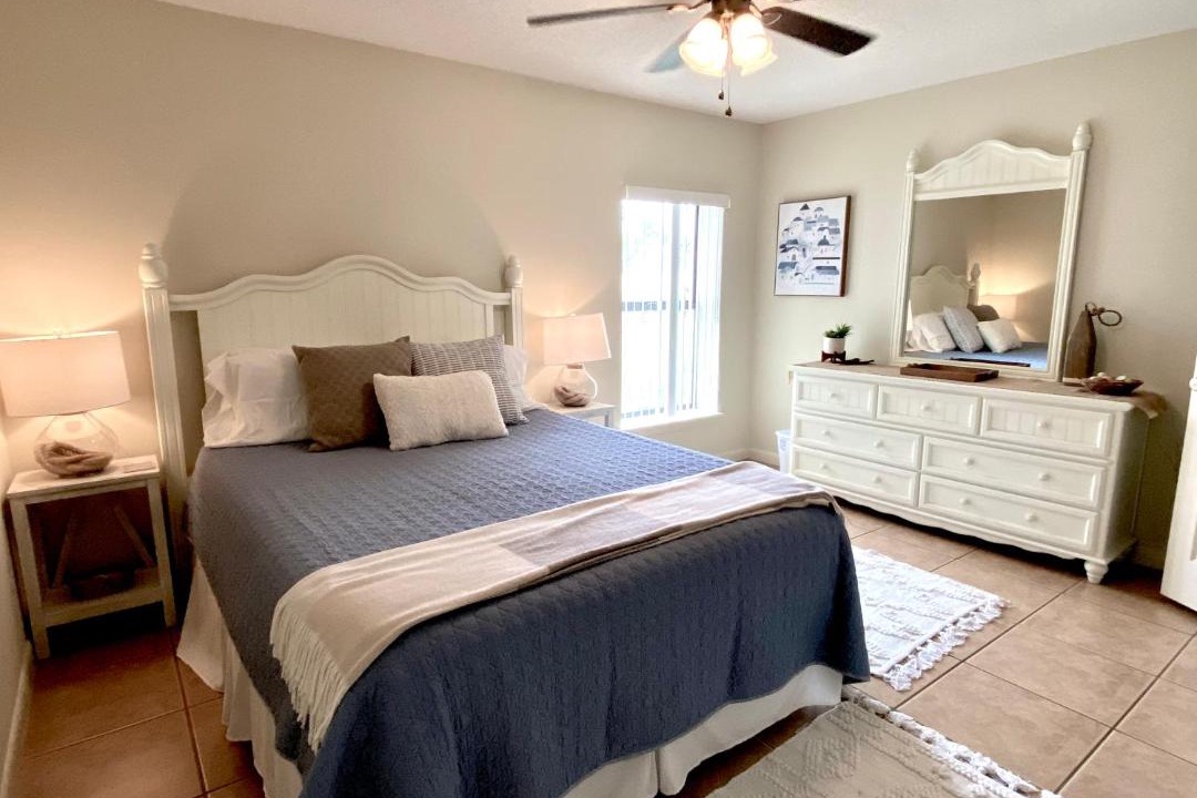 Photo of Bedroom in Biltmore Beach