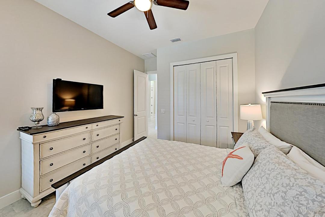 Photo of Bedroom in Pelican