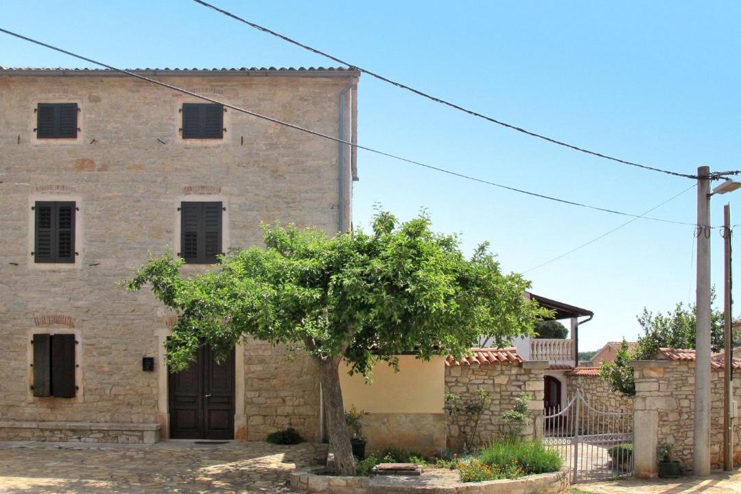 Photo of Buildings in Kastelir