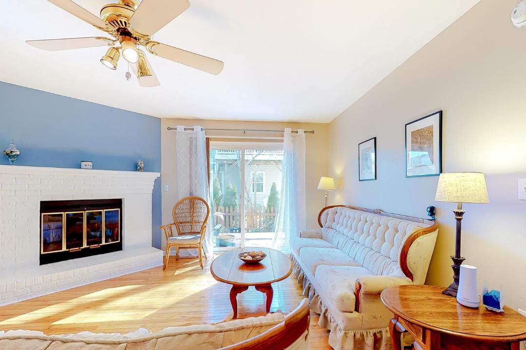 Photo of Livingroom in Caine Woods