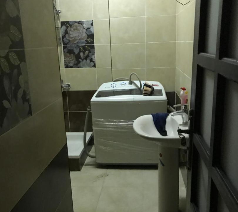 Photo of Bathroom in Pyramids Gardens