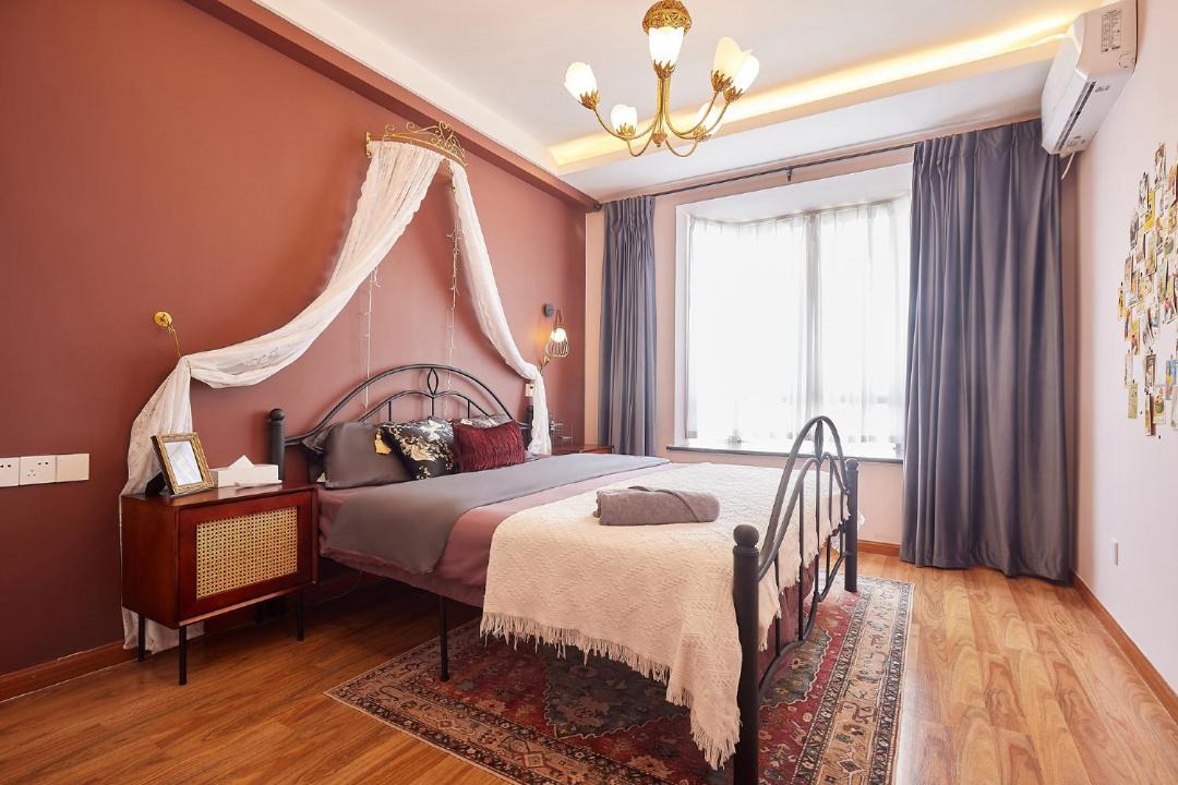 Photo of Bedroom in Yu Hua