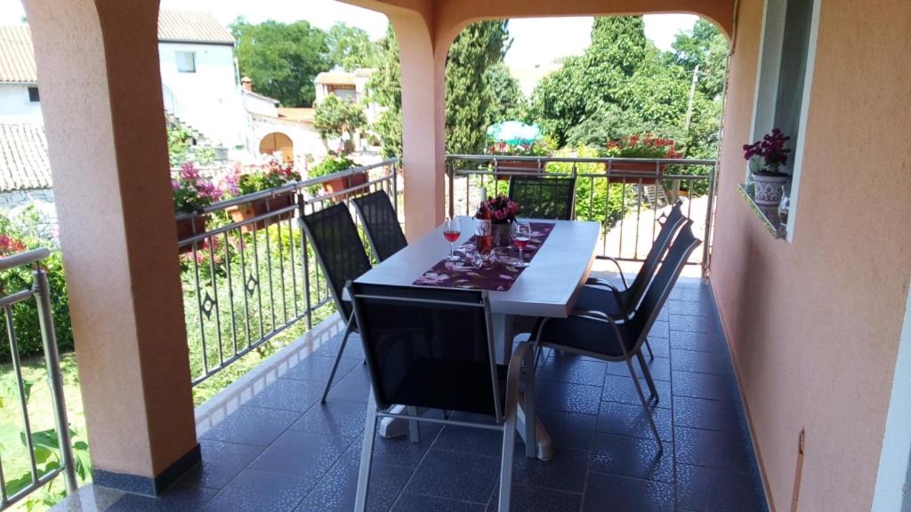 Photo of Patio Balcony in Buici