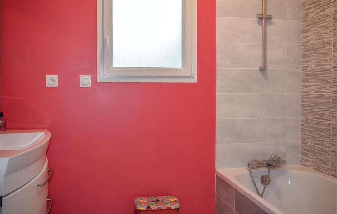 Photo of Bathroom in Matignon