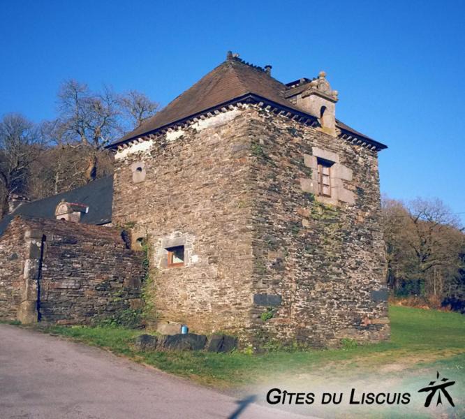 Photo of Buildings in Bon Repos sur Blavet
