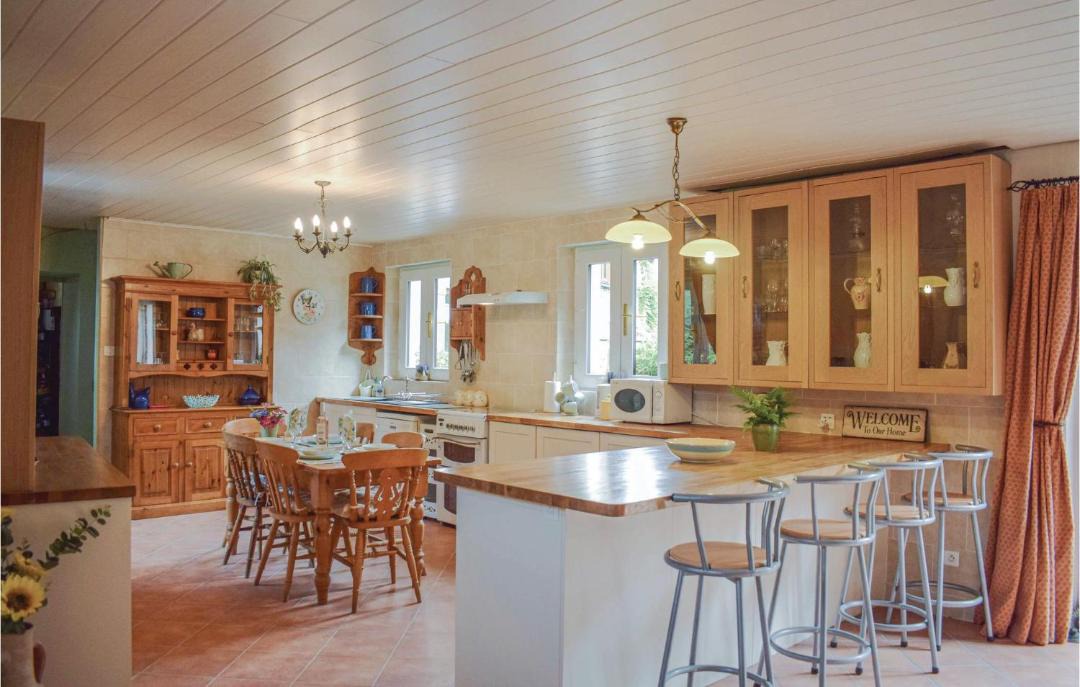 Photo of Livingroom in Saint-Adrien