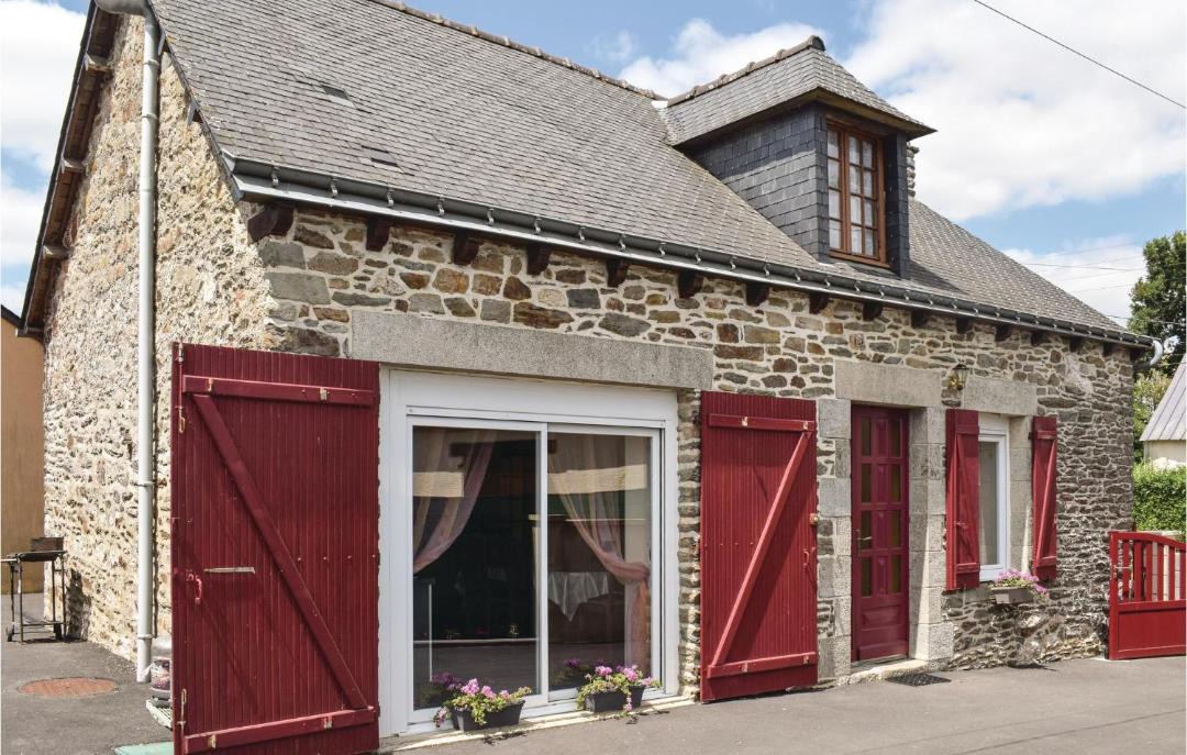 Photo of Buildings in Le Cambout