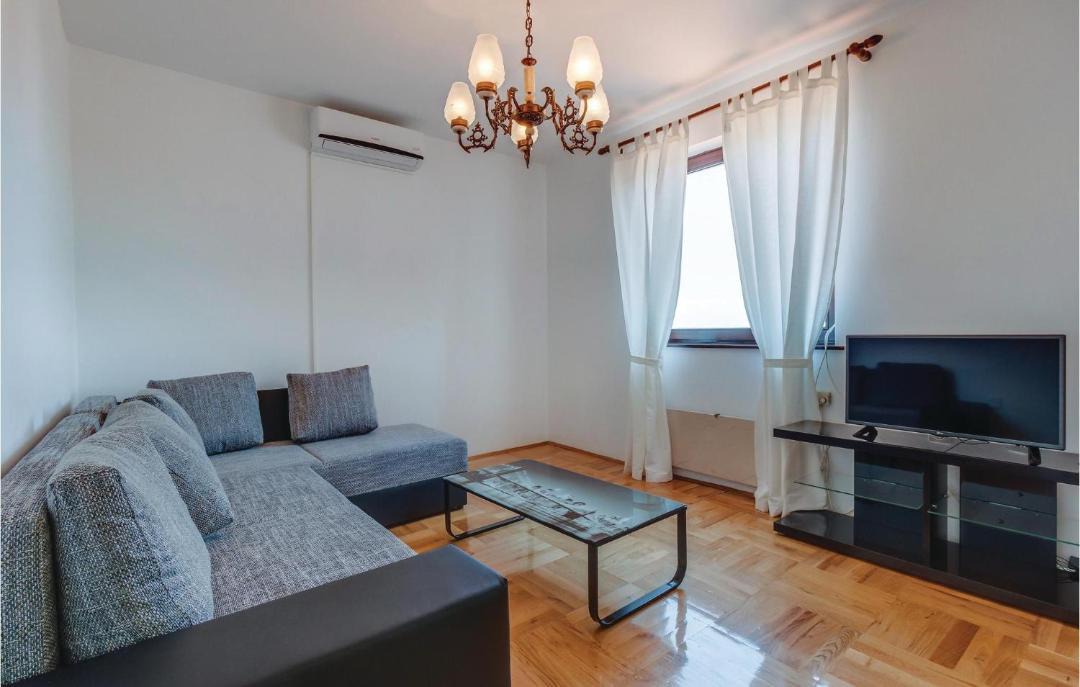 Photo of Livingroom in Cove Murtar
