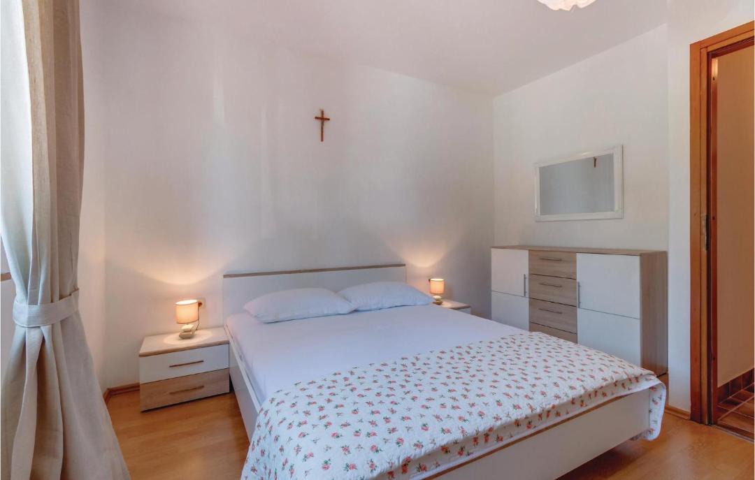 Photo of Bedroom in Cove Murtar