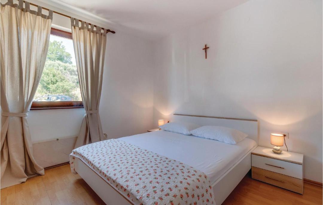 Photo of Bedroom in Cove Murtar