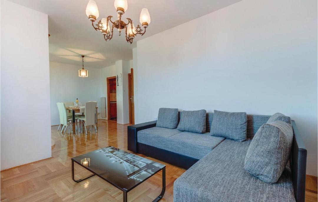 Photo of Livingroom in Cove Murtar