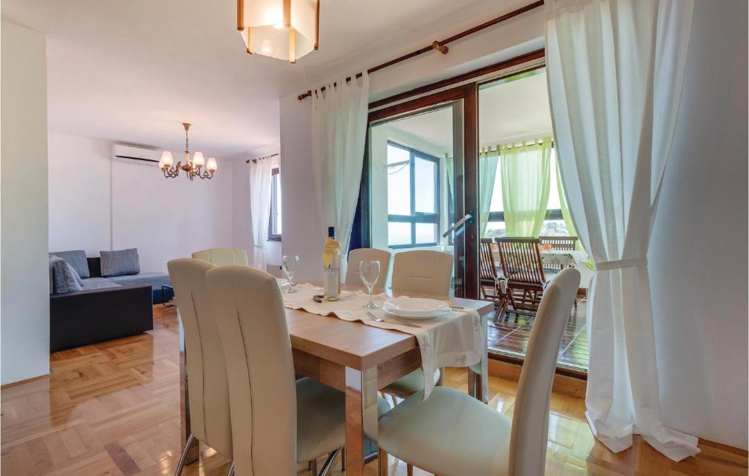 Photo of Livingroom in Cove Murtar