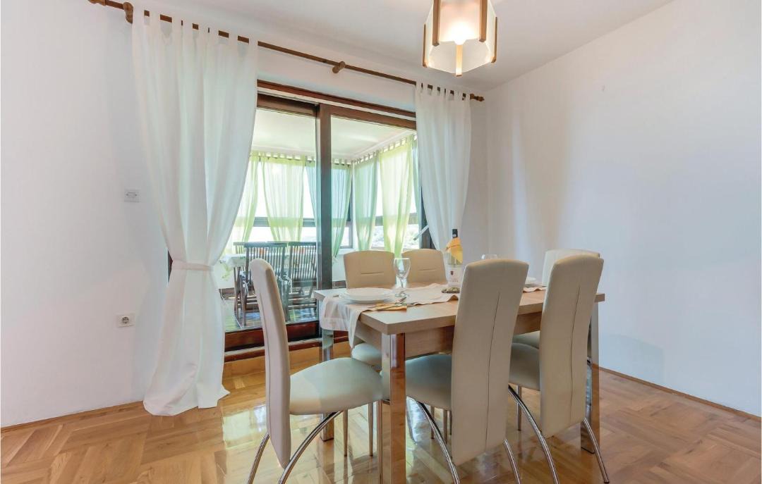 Photo of Livingroom in Cove Murtar