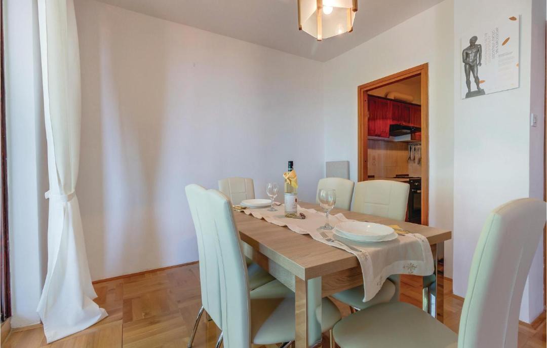 Photo of Livingroom in Cove Murtar