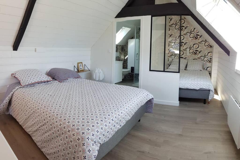 Photo of Bedroom in Le Minihic-sur-Rance