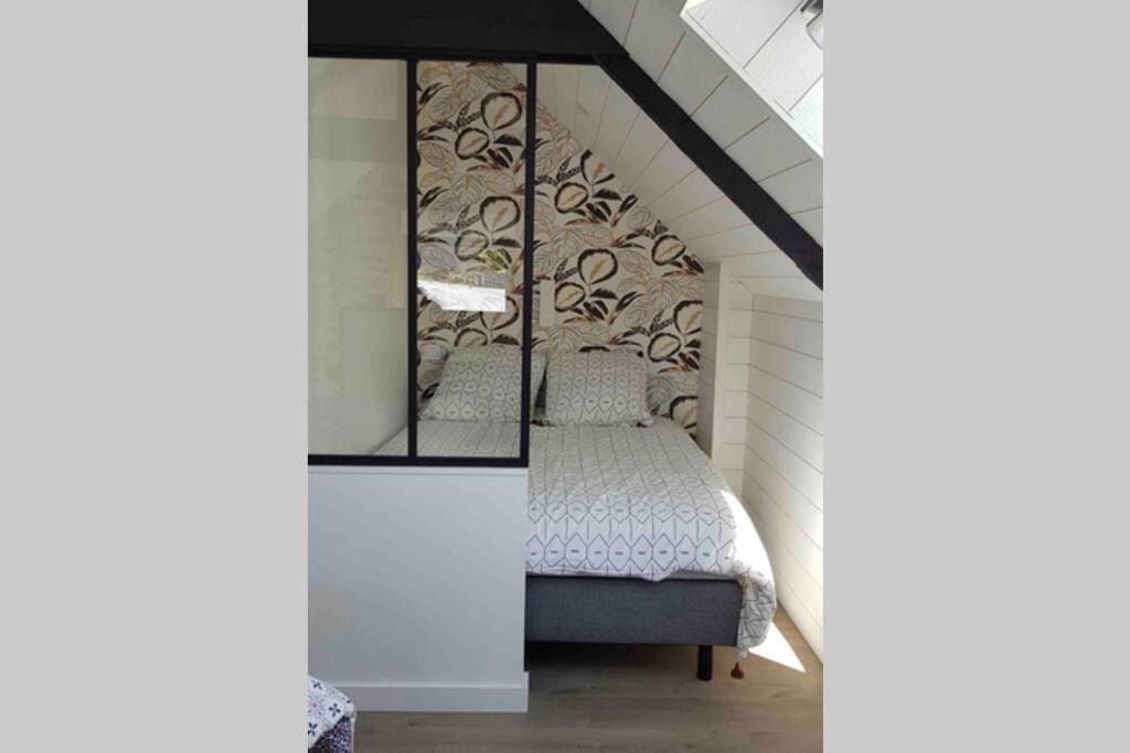 Photo of Bedroom in Le Minihic-sur-Rance