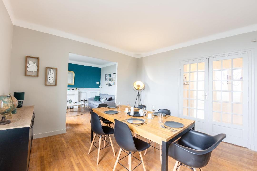 Photo of Livingroom in Downtown