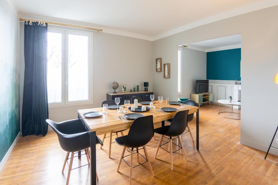 Photo of Livingroom in Downtown