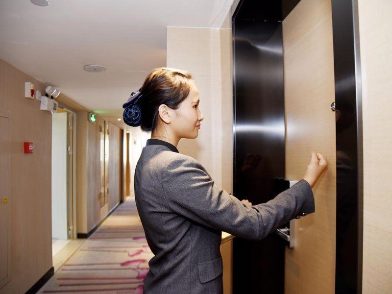 Photo of Human In Picture in Zhanjiang