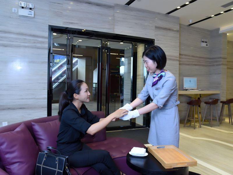 Photo of Human In Picture in Zhanjiang