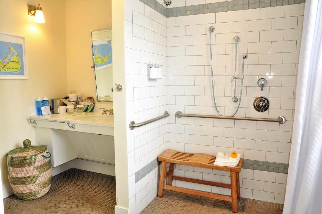 Photo of Bathroom in Brant Point
