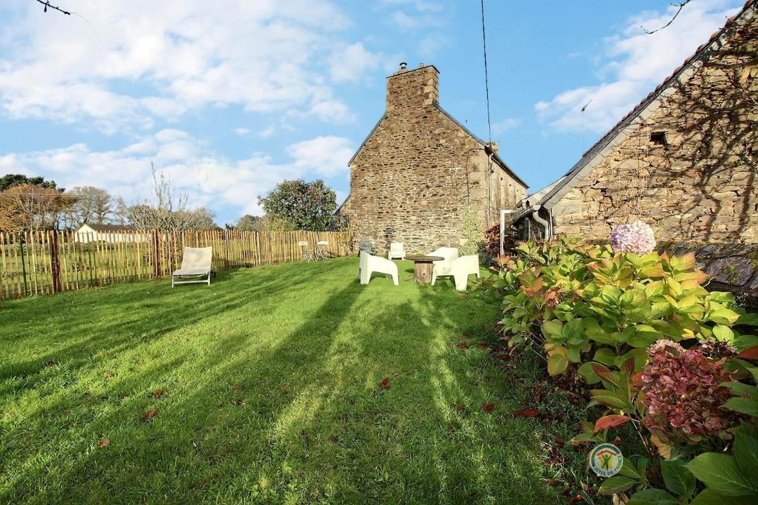 Photo of Buildings in Tredarzec