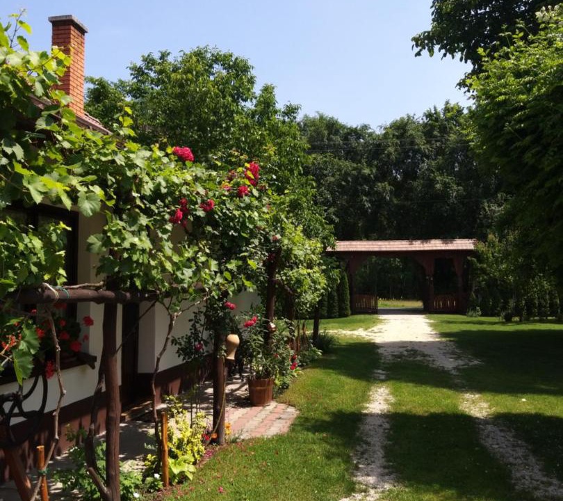 Photo of Others in Pusztaszer