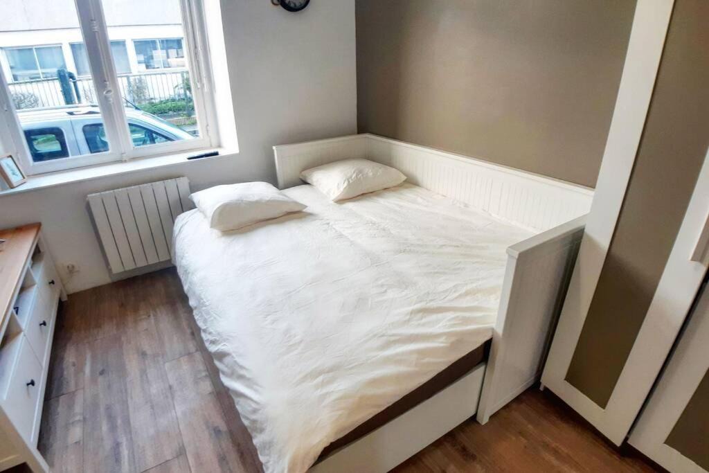 Photo of Bedroom in Saint-Brieuc