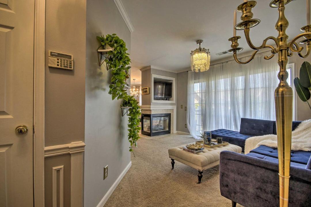 Photo of Livingroom in Lorton