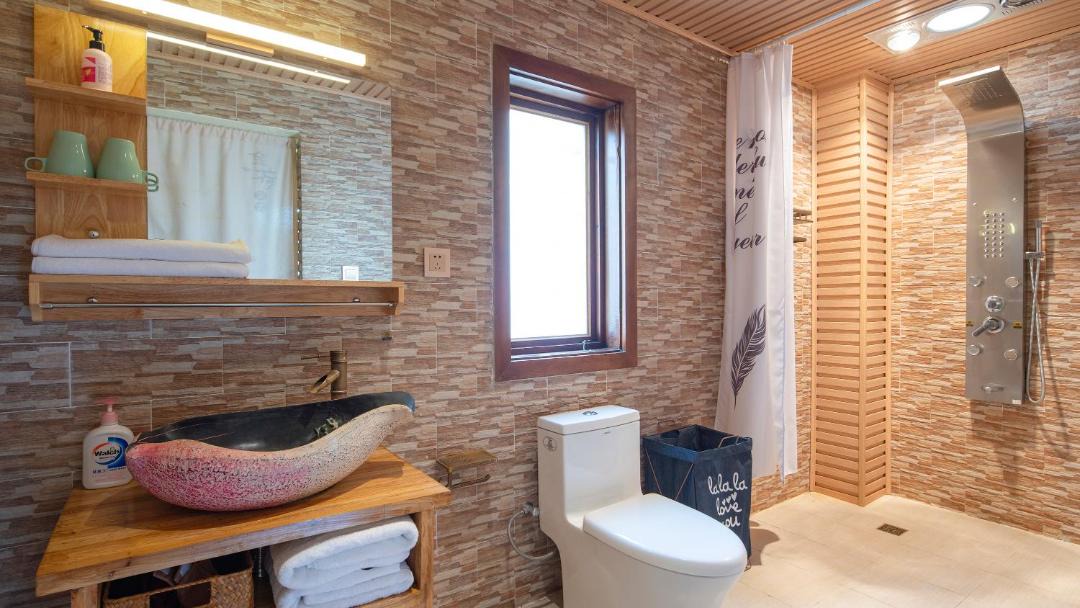 Photo of Bathroom in Shangri-La