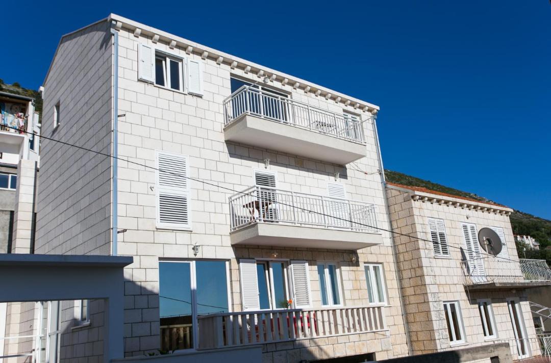 Photo of Buildings in Gruz