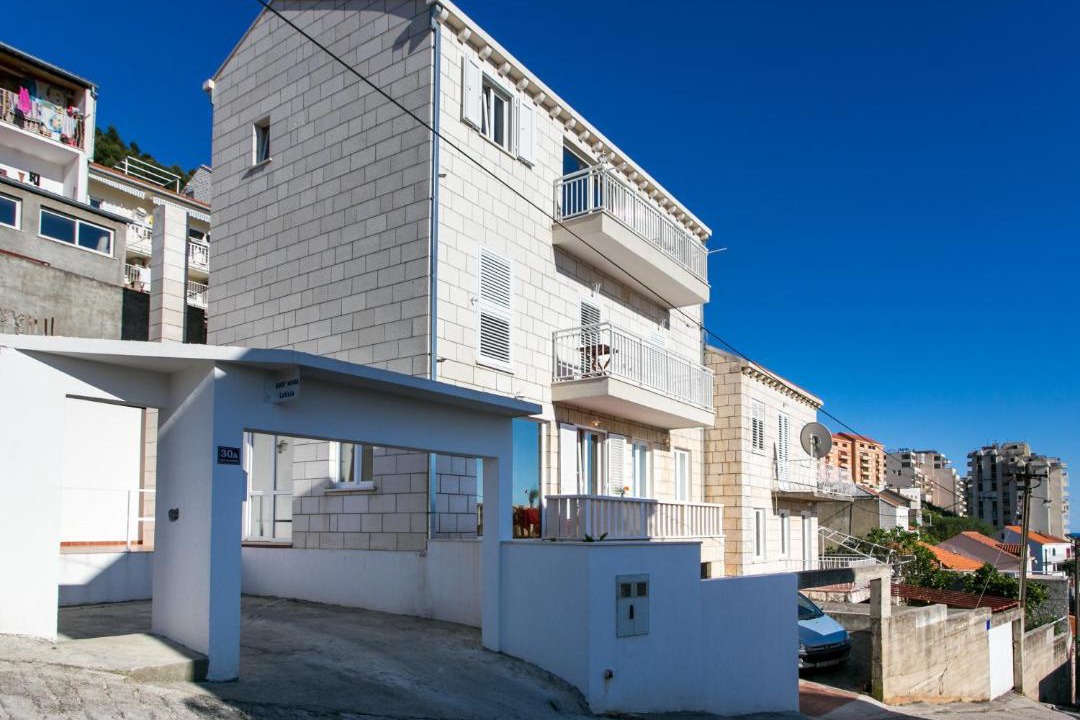 Photo of Buildings in Gruz