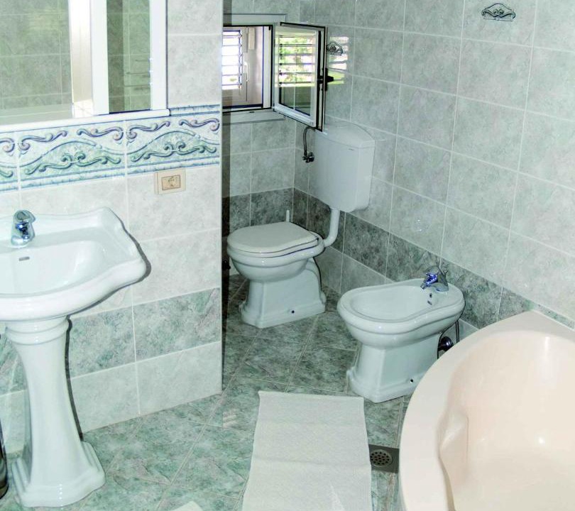 Photo of Bathroom in Gulici