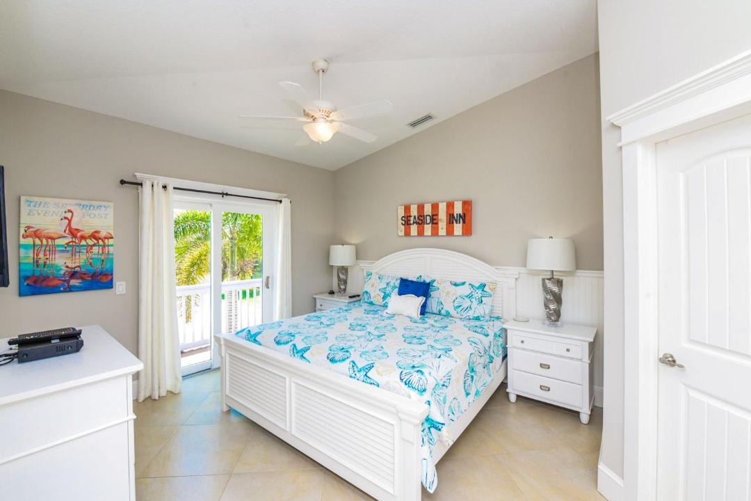 Photo of Bedroom in Holmes Beach