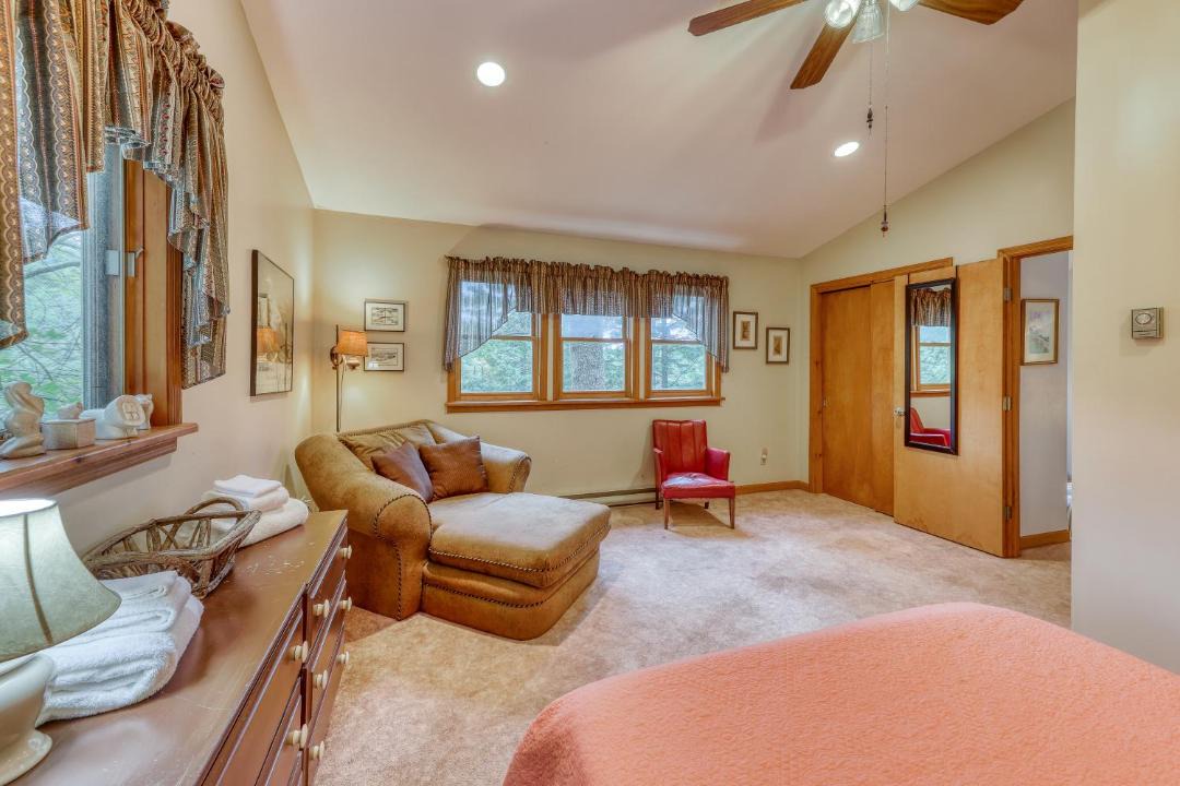 Photo of Livingroom in Chestertown