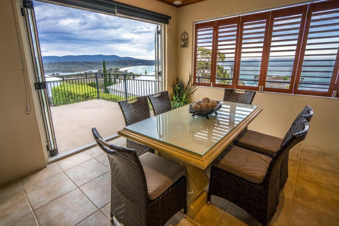 Photo of Patio Balcony in Binalong Bay