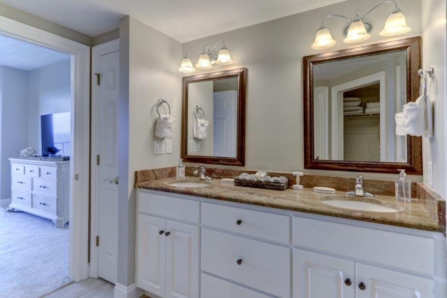 Photo of Kitchen in Lower Grand Lagoon